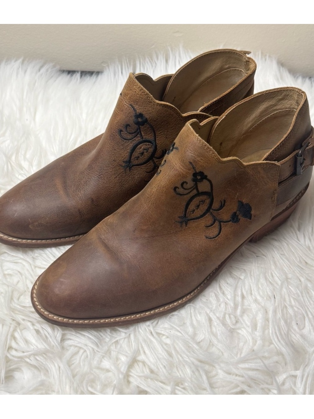 Musse & Cloud Genuine Leather Women’s Western Embroidered shoes
